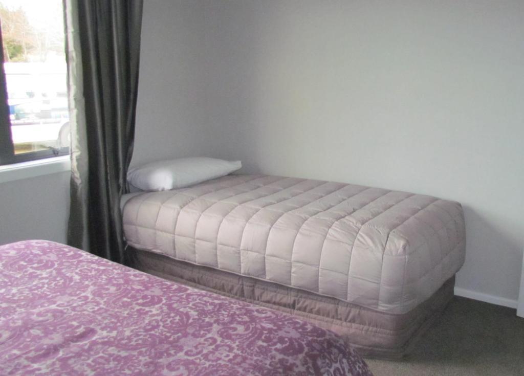 Birchwood Cottages Te Anau Bilik gambar
